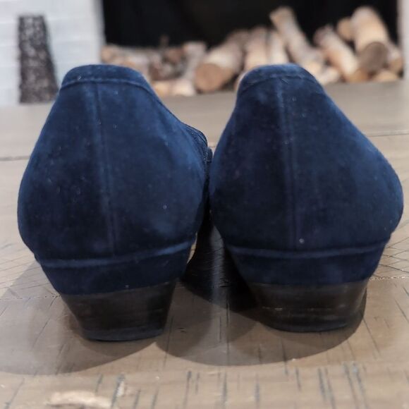 Vintage Prada Navy Blue Suede Pointed Kitten Heels Sz 37 - Picture 4 of 9